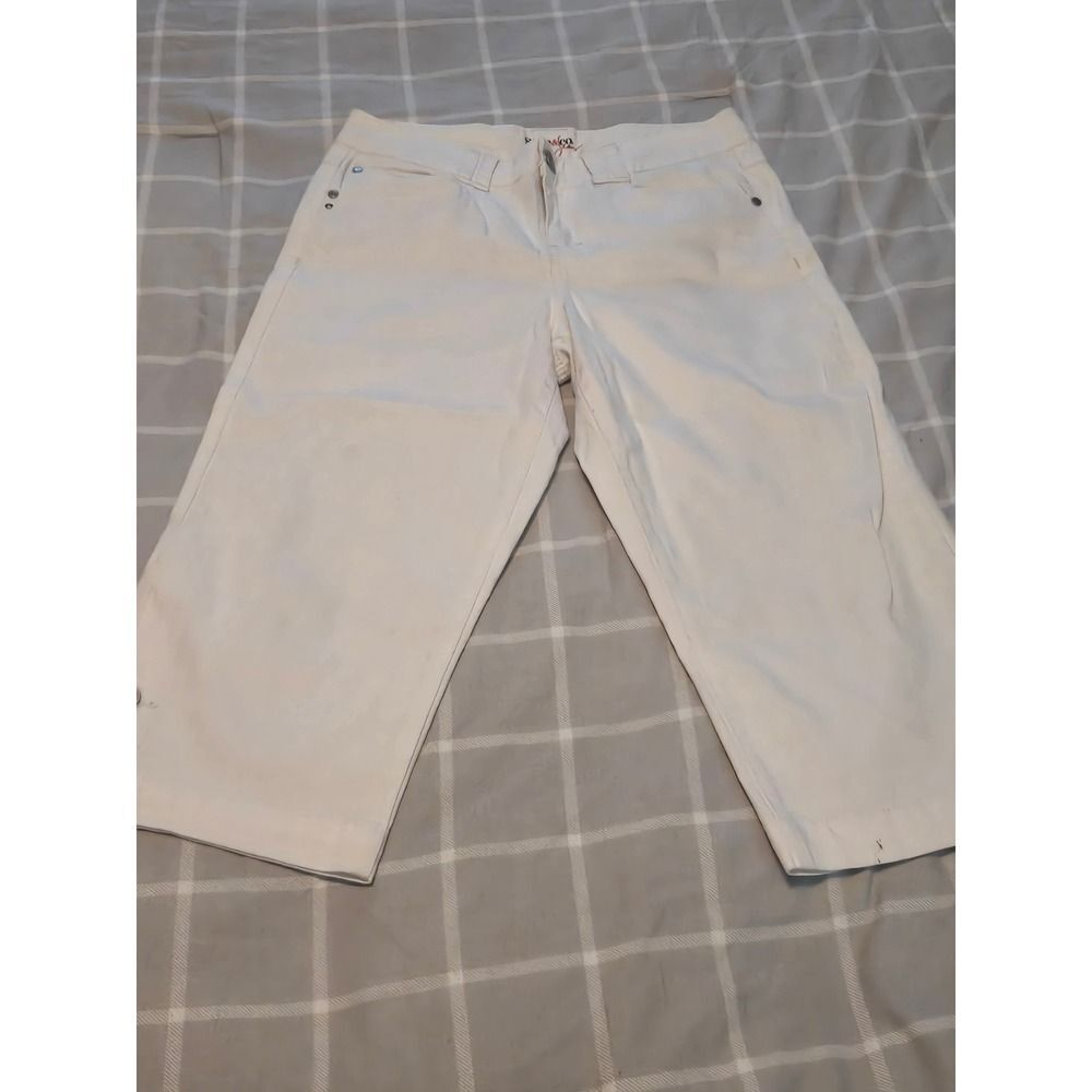 style & Co White Denim Capri Pants Women's Size 4 Mid Rise Stretch